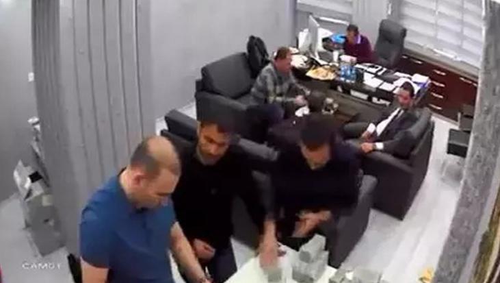 CHP'deki 'para sayma' görüntülerine ilişkin dava 15 Nisan 2026'ya ertelendi