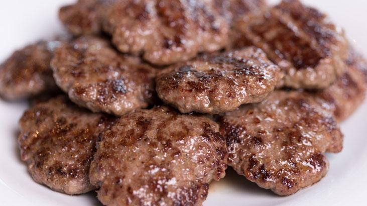 Sulu sulu köftenin tadını çıkarın! 1 kaşık ekleyen lezzet farkını anlıyor