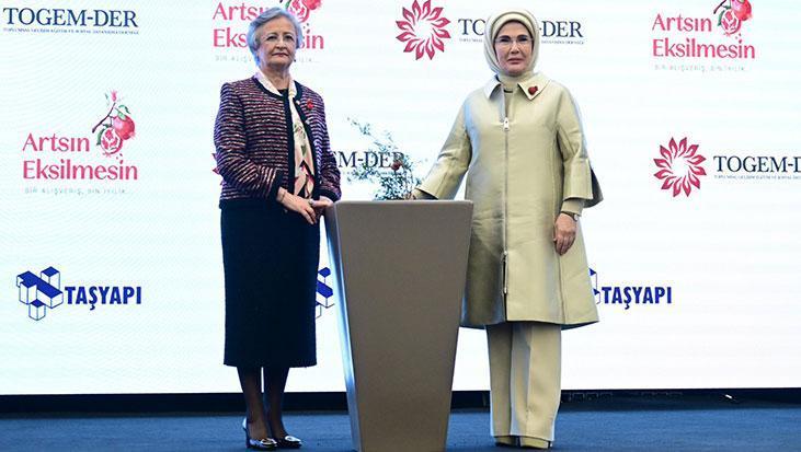 Emine Erdoğan, TOGEM-DER'in "Artsın Eksilmesin Dönüşüm Pazarı"nın açılışına katıldı