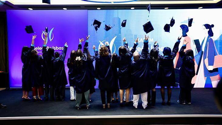 KADEM'in 'Geleceğe İşbaşı Projesi' 7. dönem mezunlarını verdi