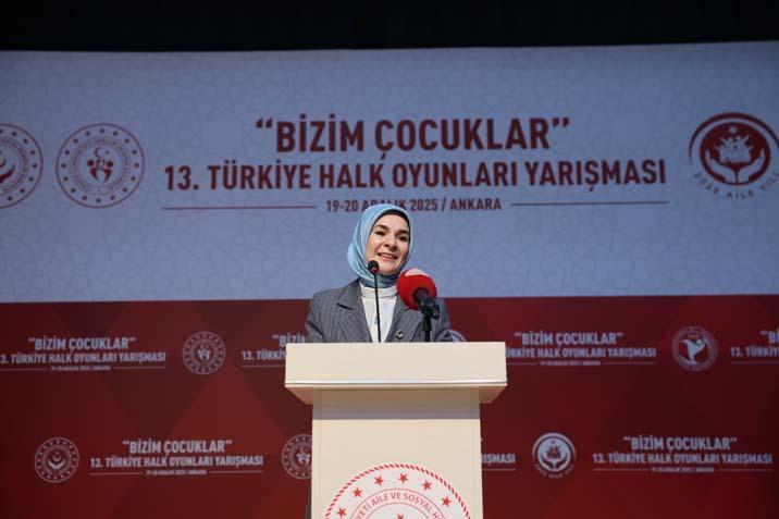 Bakan Göktaş 'Bizim Çocuklar 13. Türkiye Halk Oyunları Yarışması' açılış töreninde: 'Bizler her birinizle gurur duyuyoruz'