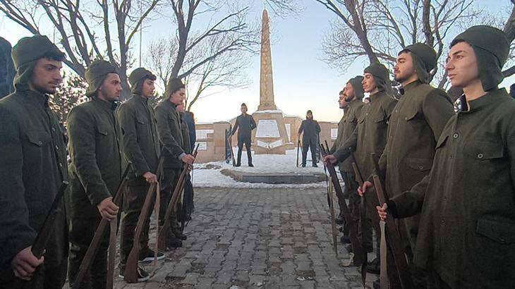 Sarıkamış şehitleri için sıfırın altında 10 derecede saygı nöbeti