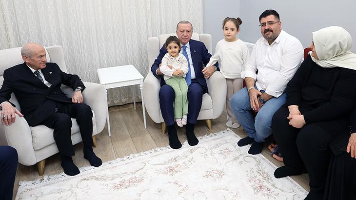 Cumhurbaşkanı Erdoğan, Hatay'da depremzede Karakuş ailesini ziyaret etti