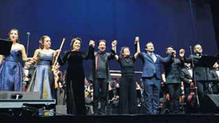 Mozart ve Mevlânâ müziğin zamansızlığında kucaklaştı