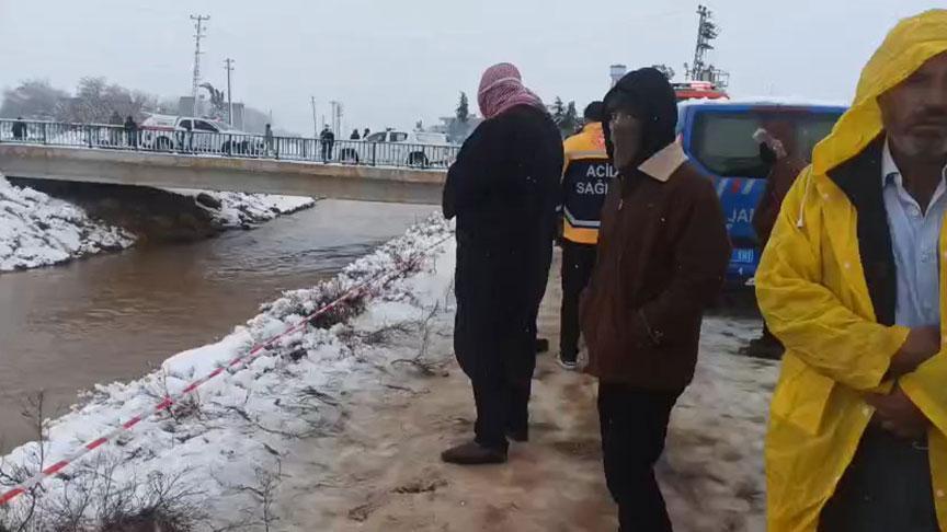 Şanlıurfa’da otomobil sulama kanalına uçtu: Baba ve 3 çocuğu kayıp