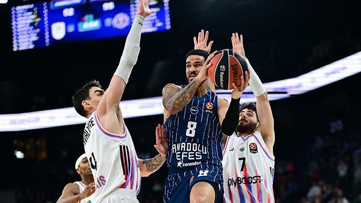 Euroleague'de Anadolu Efes, Paris Basketbol'a mağlup oldu