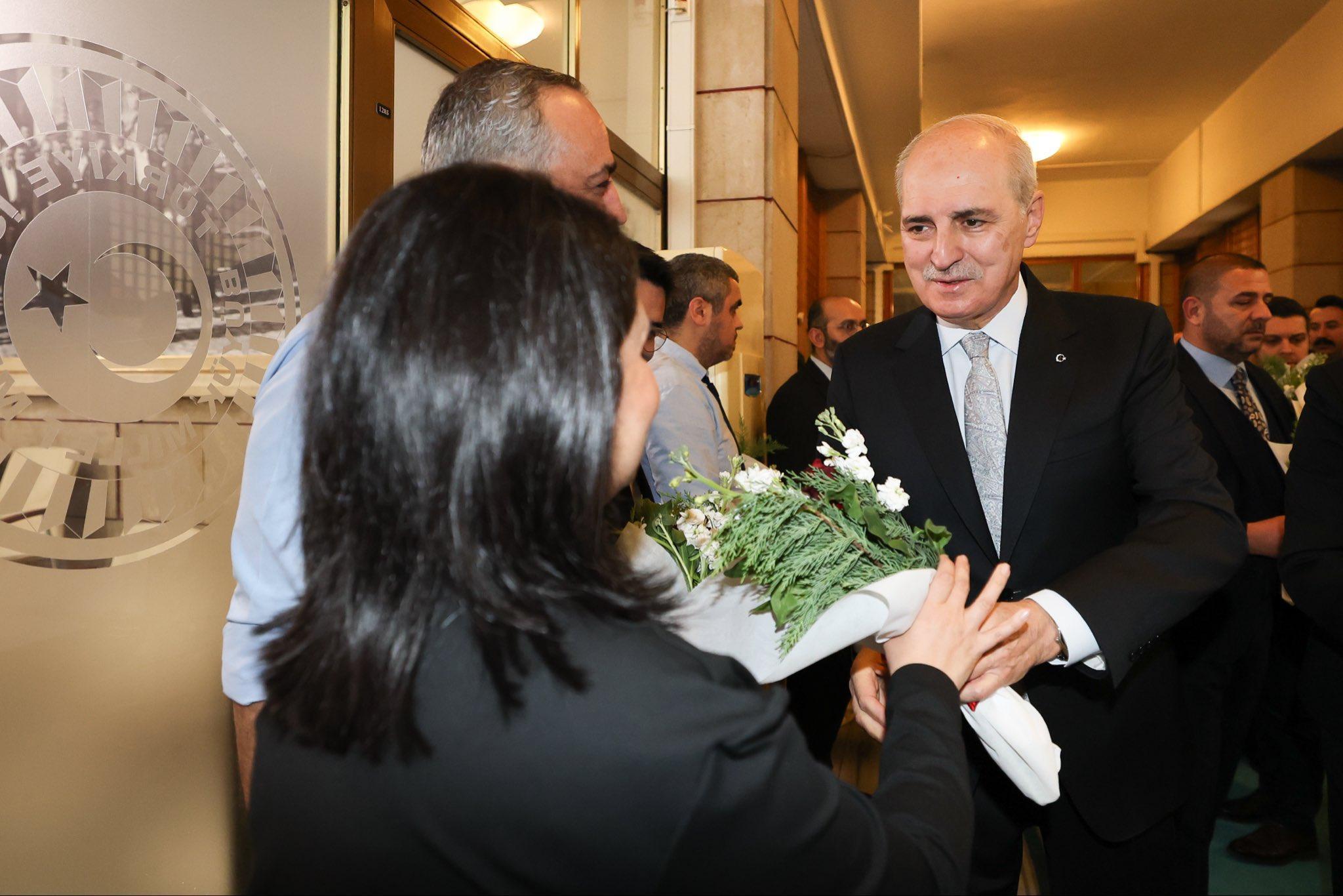 TBMM Başkanı Kurtulmuş, 10 Ocak Çalışan Gazeteciler Günü dolayısıyla parlamento muhabirlerini ziyaret etti