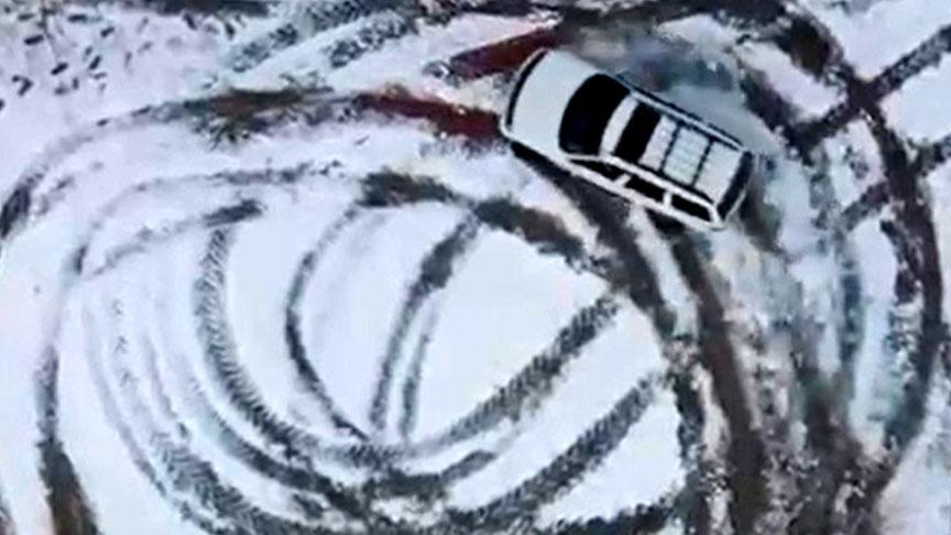 Asma kilidi kırıp girdi! Cami avlusunda drift atan sürücüye şok ceza