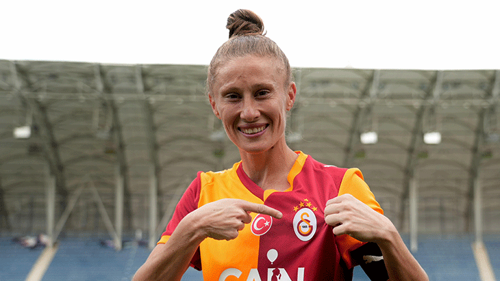 Galatasaray Kadın Futbol Takımı'nın kaptanı Ebru Topçu hedeflerini açıkladı! 'Örnek aldığım oyuncu İlkay Gündoğan'