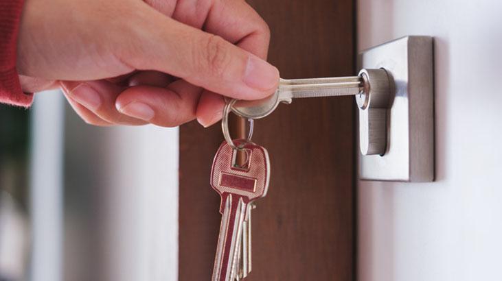 Kapı kilidindeki bu işareti kimse bilmiyor! Hırsızlara davetiye çıkartan detay