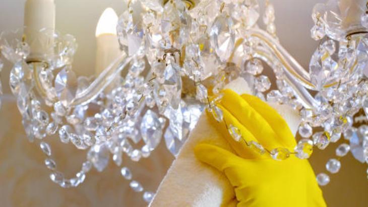 Odayı karanlık gösteren ışığın kendisiymiş! Yanlış temizlik üstünü kaplıyor: Ayda 1 yapın