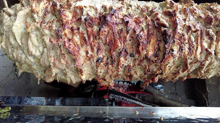 İki girişimciden kuzu etiyle yapılan ‘cağ kebabı'na tavuklu alternatif