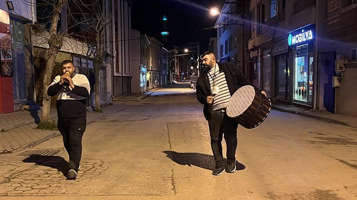 Eskişehir'de ramazan davulcularının sahur mesaisi başladı