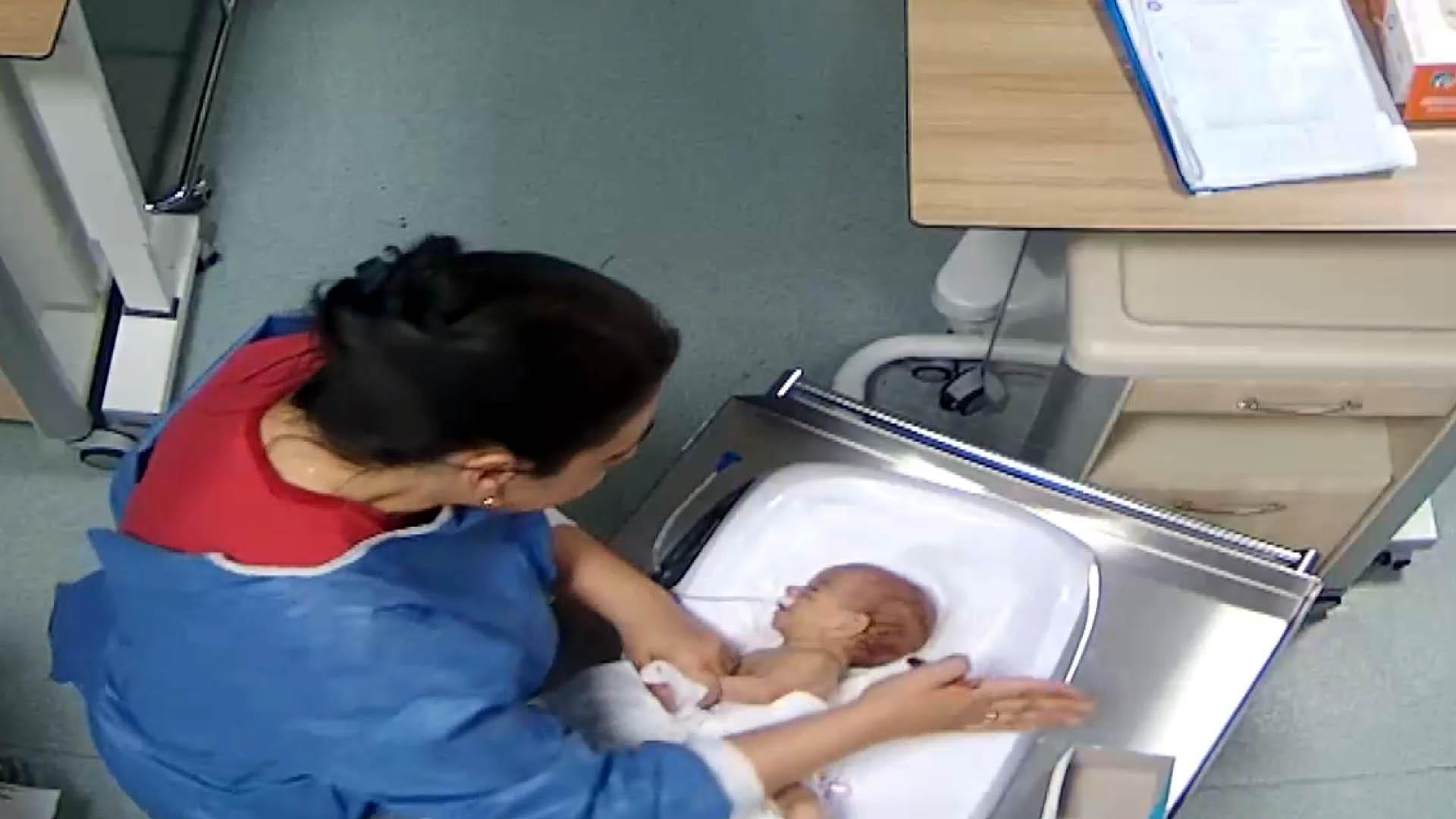 Kuvözdeki şiddeti engelli bırakmıştı! 5 günlük bebeği darp eden hemşireden pişkin savunma