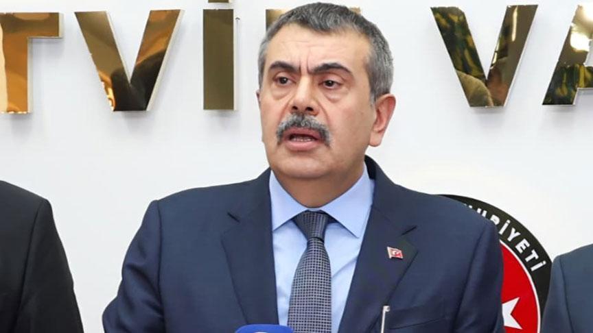 Bakan Tekin: 168 kişinin imzaladığı metinle ilgili suç duyurusunda bulunacağız