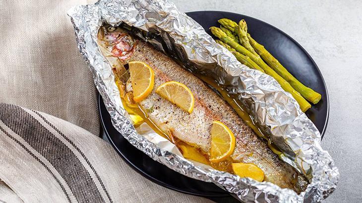 Folyonun en kullanışlı yüzü: Parlak taraf mı, mat taraf mı? Gerçekten fark ediyormuş