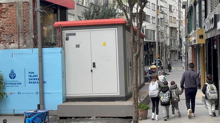 Şişli'de İBB'nin yola taşıdığı trafoya esnaftan tepki: Tüm esnaf şikayetçi