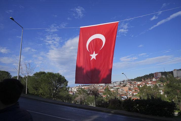 Şehit Hava Pilot Binbaşı Bolat'ın şehadet haberi İzmir'deki ailesine verildi