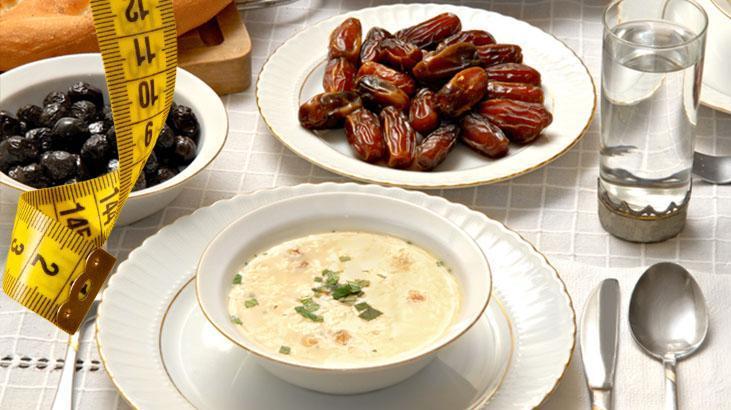Ramazan ayında neden kilo alırız? Başlangıcı böyle yapan fit kalıyor