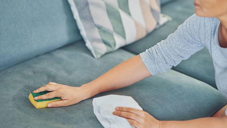 Koltuklardaki kötü kokuyu anında yok ediyor! Mağazadan çıkmış gibi oluyor