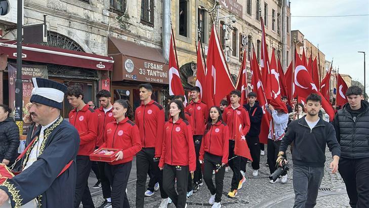 Çanakkale Deniz Zaferi'nin 111'inci yıl dönümü: Kutsal emanetler Ankara’ya doğru yola çıktı