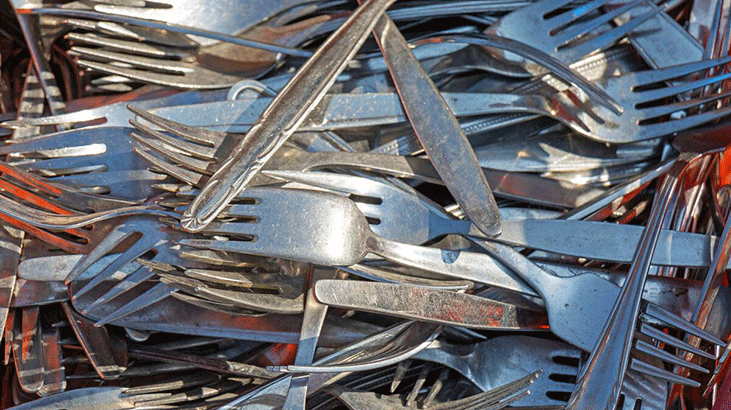 Çatal bıçakları ay gibi parlatan macun! Sorun yerleştirme şeklindeymiş