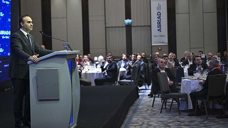 Bakan Kacır: Kendi istikametimizle yolumuza devam etmek için güçlü olmak zorundayız