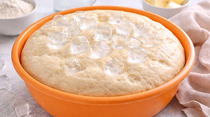 Puf puf kabaran hamurun püf noktası! Her hamura buz katılır mı? İşte cevabı