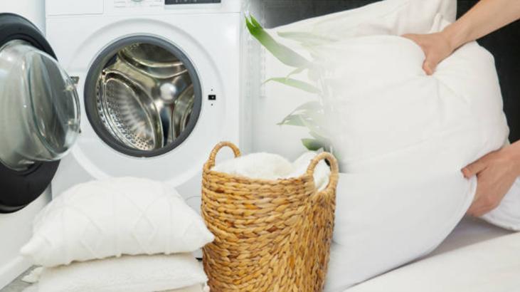 İçi topak topak olmuş yastıkları yeni gibi yapıyor! 2 saat çalıştırmak yeterli