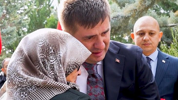 Şehit annesinden valiyi ağlatan sözler