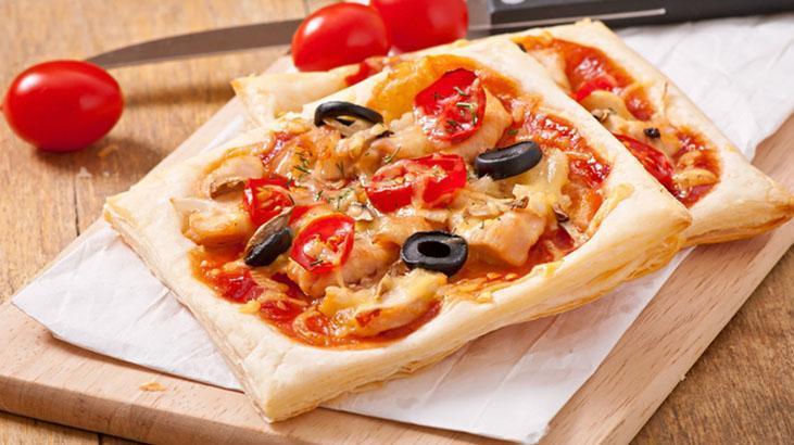 Milföyden yapılan ev yapımı pizza tarifi! Deneyen parmaklarını yiyor, 10 dakikada hazır