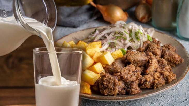 Ciğeri yumuşacık yapan karışım! Pişirmeden önce sütte bekletin: Kuyruk yağı şart