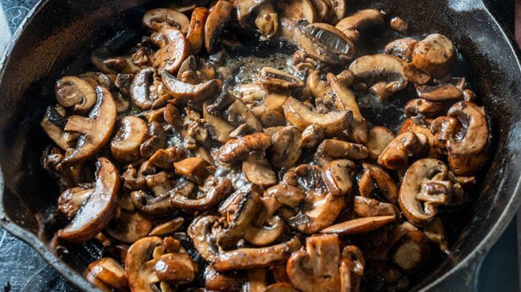 Mantarı ikinci kez ısıtmak doğru mu? Sindirim krizi çıkıyor, mezeye dönüşüyor