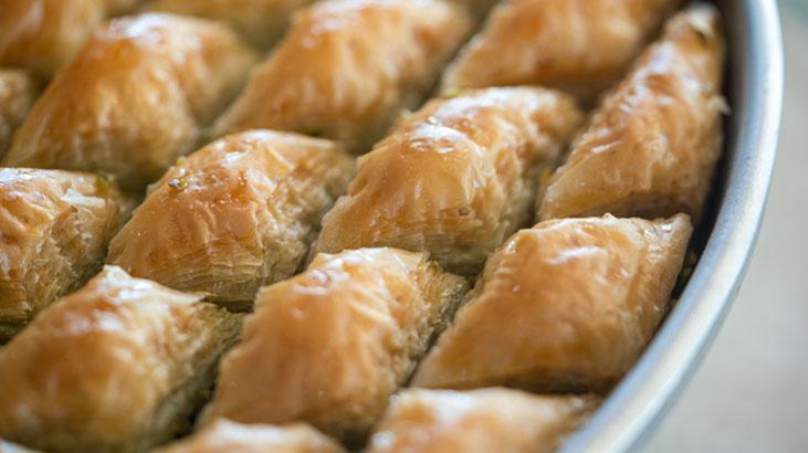 Bayram baklavasını buzdolabına koymak doğru mu? Bu taktikle taze kalıyor