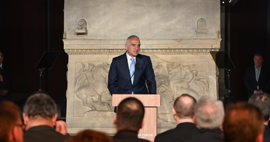 Bakan Ersoy: 'Yurt dışına kaçırılan 13 bin 451 tarihi eserin iadesi gerçekleştirildi'