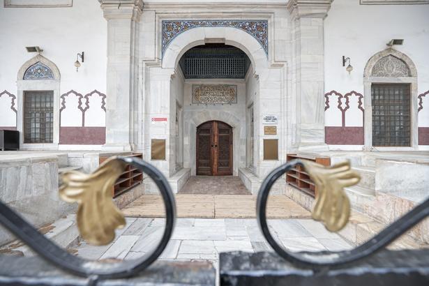 Bursa'daki 2. Murad Camisi'nde 600 yıllık havuz kalıntısı ortaya çıkarıldı