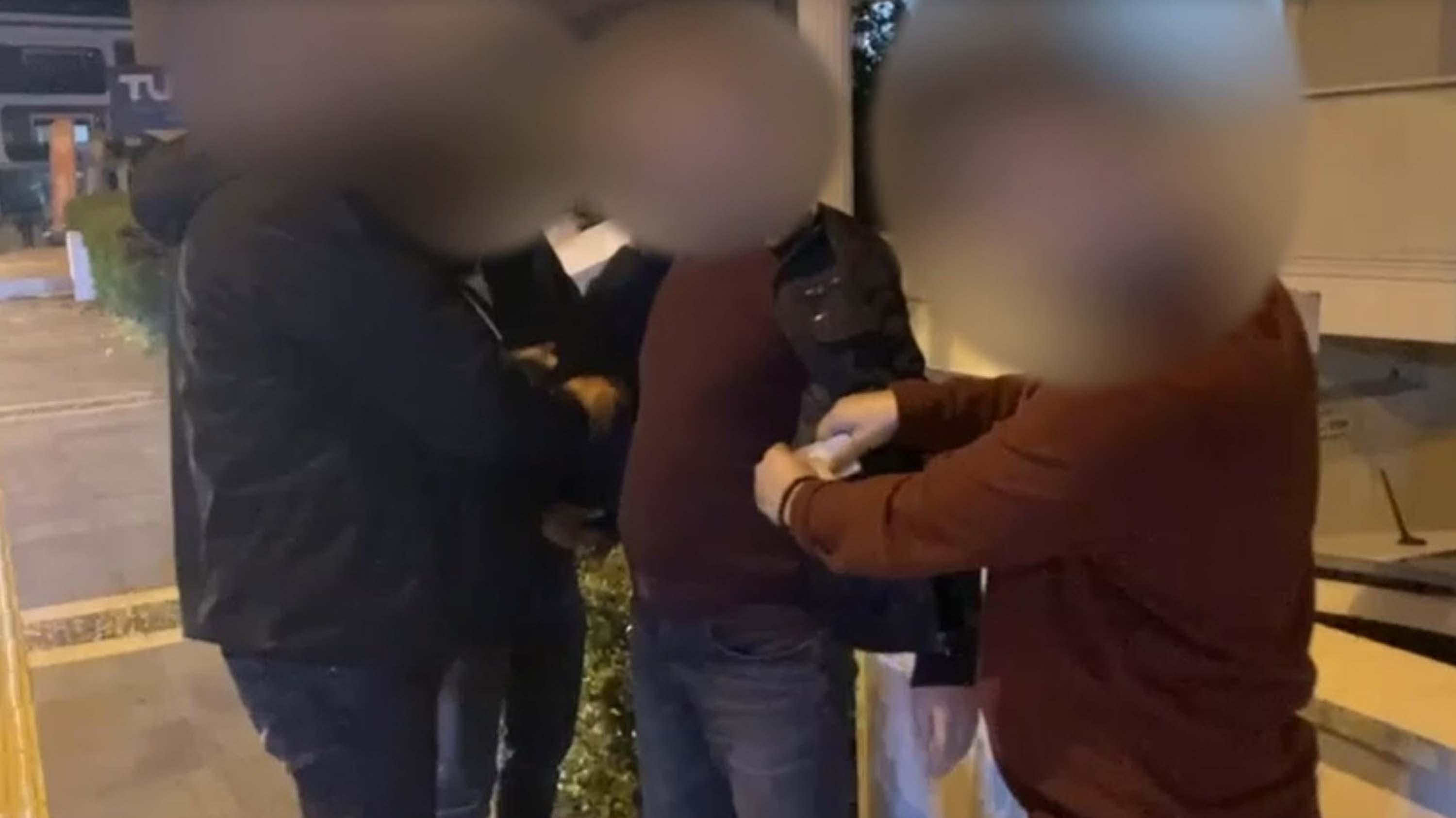 Marmaris'teki rüşvet operasyonunun görüntüleri ortaya çıktı! 4 bin dolarlık suçüstü kamerada