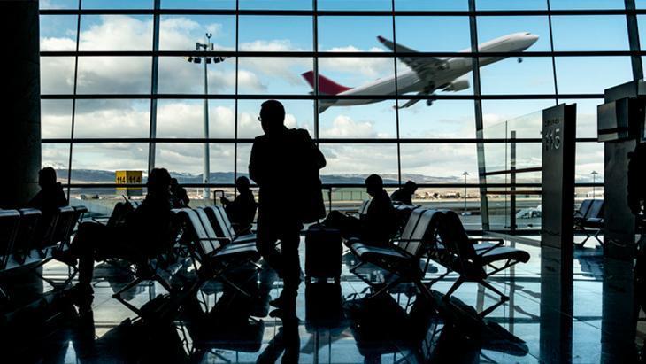 Adrenalin Tutkunları Buraya! Pistinden Tren Geçen Dünyanın En Tehlikeli 14 Havalimanı