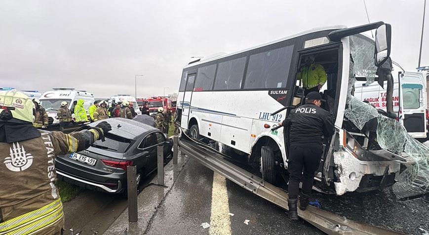İstanbul'da zincirleme kaza! 1 polis şehit oldu, 16 polis yaralı