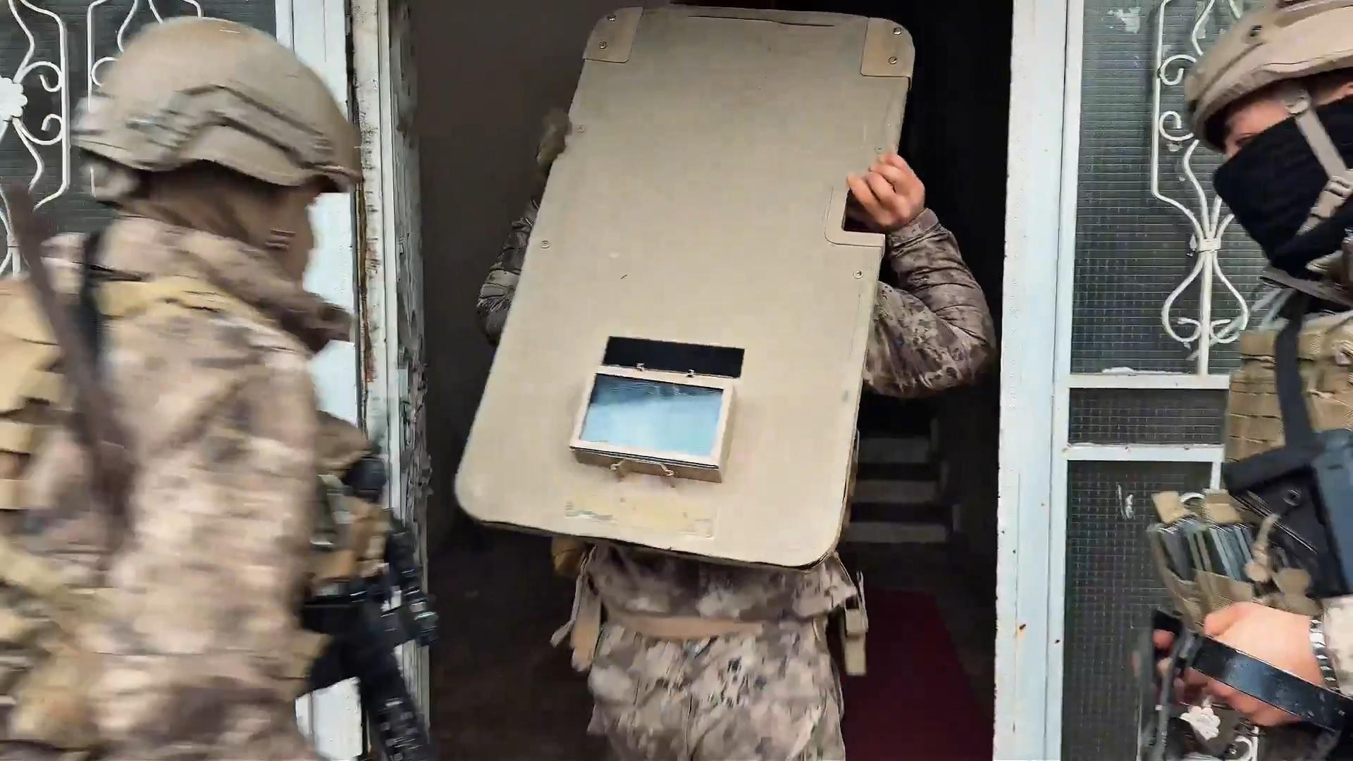 Hakkari merkezli 18 ilde 'yasa dışı bahis' operasyonu: 52 gözaltı