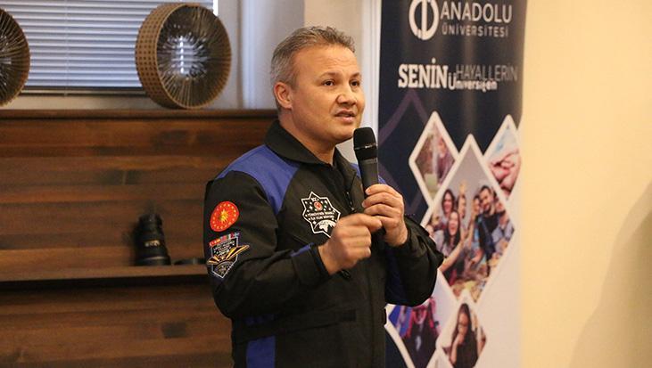 Türkiye'nin uzaya çıkan ilk astronotu Alper Gezeravcı’dan gençlere mesaj: 'Yapılamaz’ algısını bu görevle yıktık'