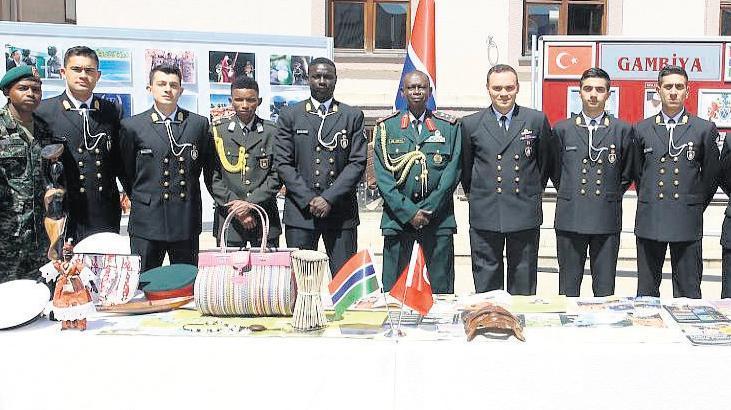 Komutada Türk ekolü! 44 ülkenin subayları Türkiye’de yetişiyor