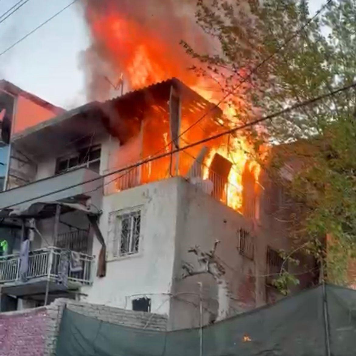 İzmir Karabağlar’da şüpheli yangın: Binlerce uyuşturucu hap ele geçirildi, 10 gözaltı