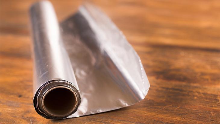 Evinizdeki rutubetin kaynağını bulmak sandığınızdan daha kolay! İhtiyacınız olan tek şey alüminyum folyo