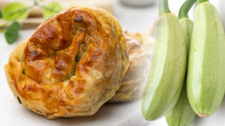 Kabaklı gül böreği böyle yapılıyormuş! Küp küp kesip karabibere bulayın: Yiyen doyamıyor