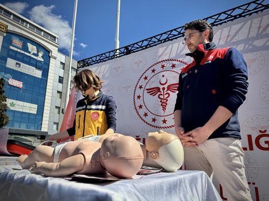 Kalp durduğunda devreye giriyor! Sokakta hayat kurtaran ASELSAN üretimi şok cihazları 3 kritik noktaya yerleştirildi