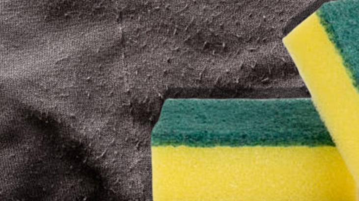 Tüylenen kıyafeti çöpe atmayın! Çözümü çok kolaymış: Bulaşık süngeri yeter