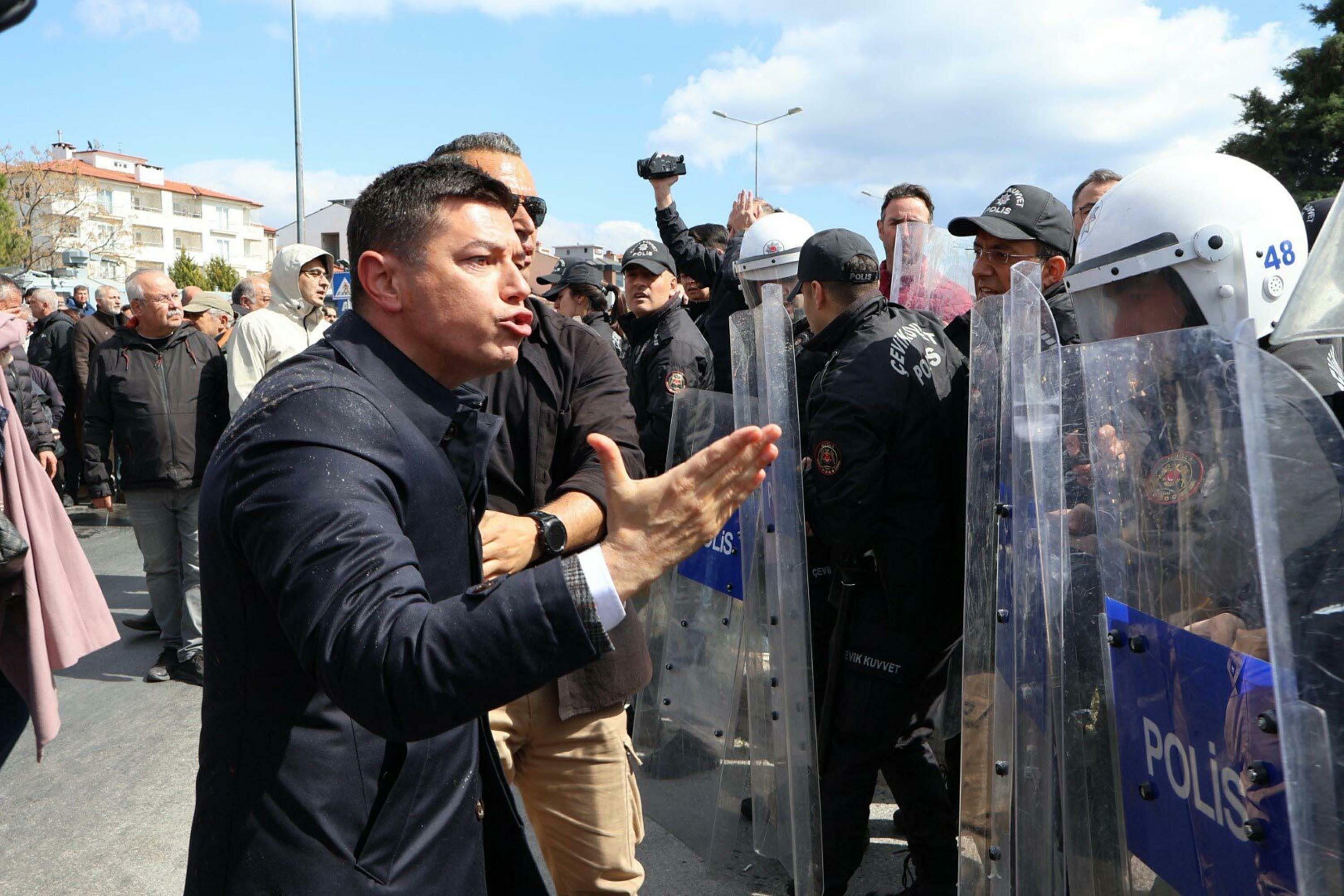 İBB soruşturması sonrası gerilim! Marmaris Belediye Başkanı Acar Ünlü hakkında mahkeme kararını verdi