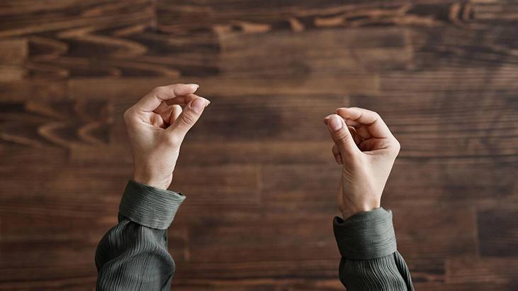 Parmağını kıpırdat, stresi yok et! Sosyal medyayı sarsan ‘Pinky Time’ akımı