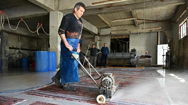Halıları yola atıp eskitiyorlar! Avrupa'da servet değerinde, yoğun talep var